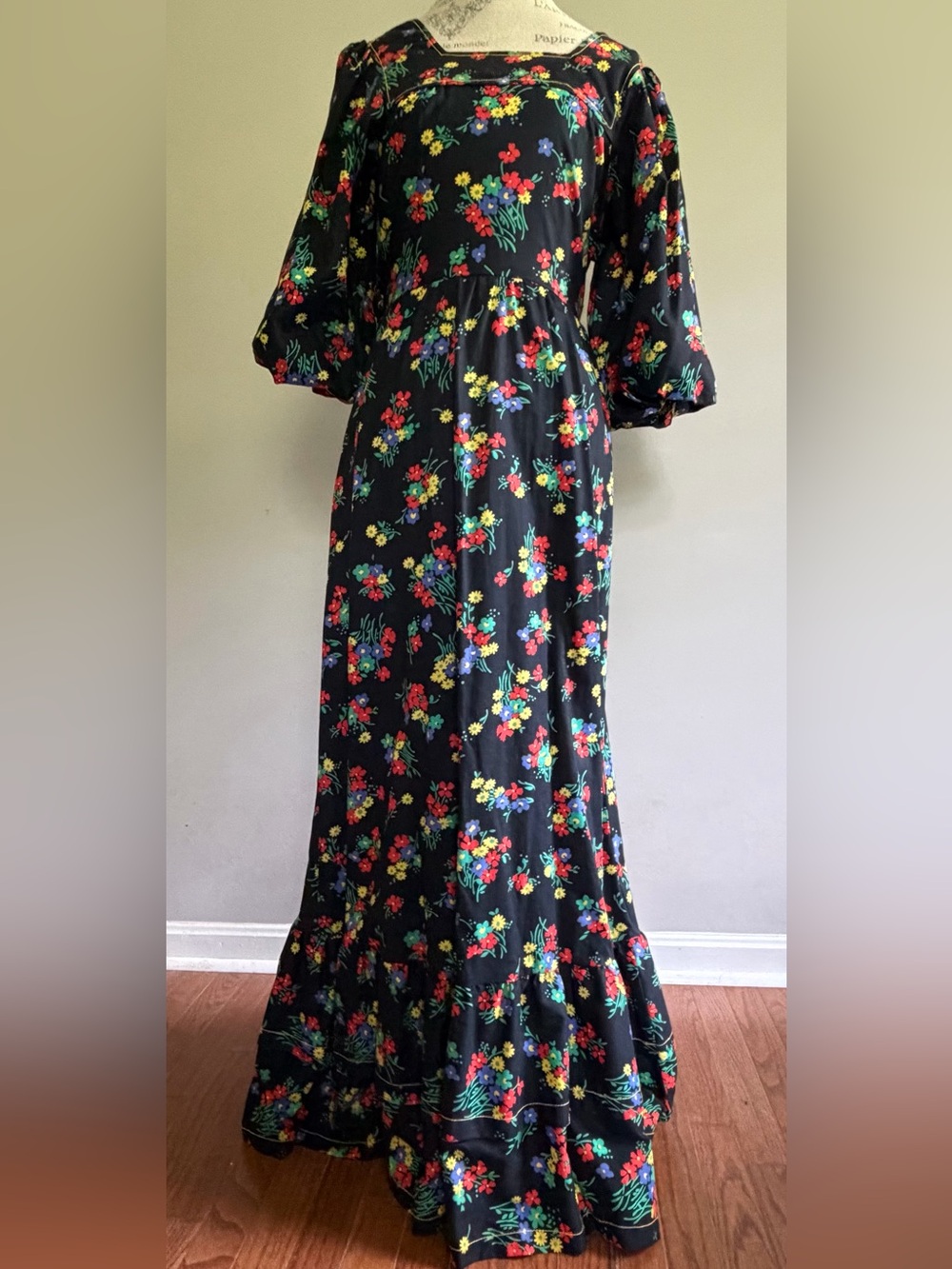 Young Edwardian Arpeja Size 11 1970s Floral Long Tie Back Tiered Heml Dress Vtg